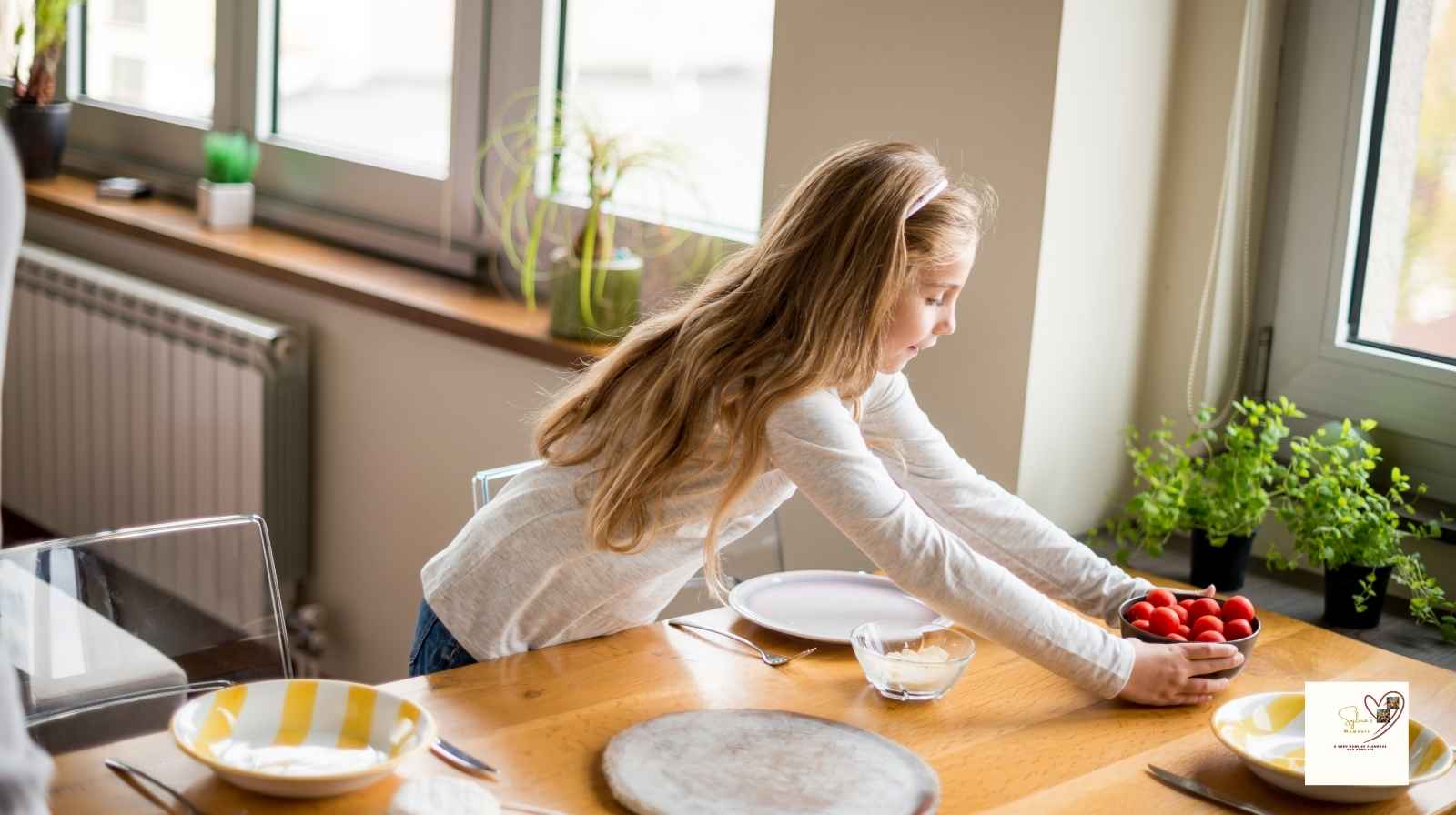  Children-setting-thanksgiving-table