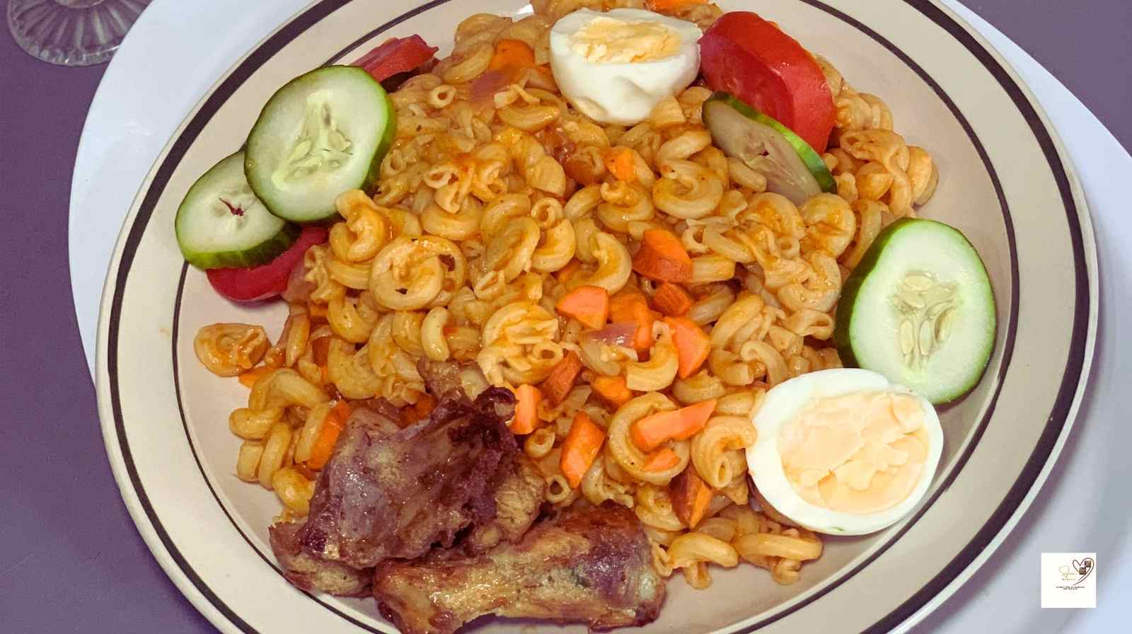 JOLLOF-MACARONI-IN-A-PLAT