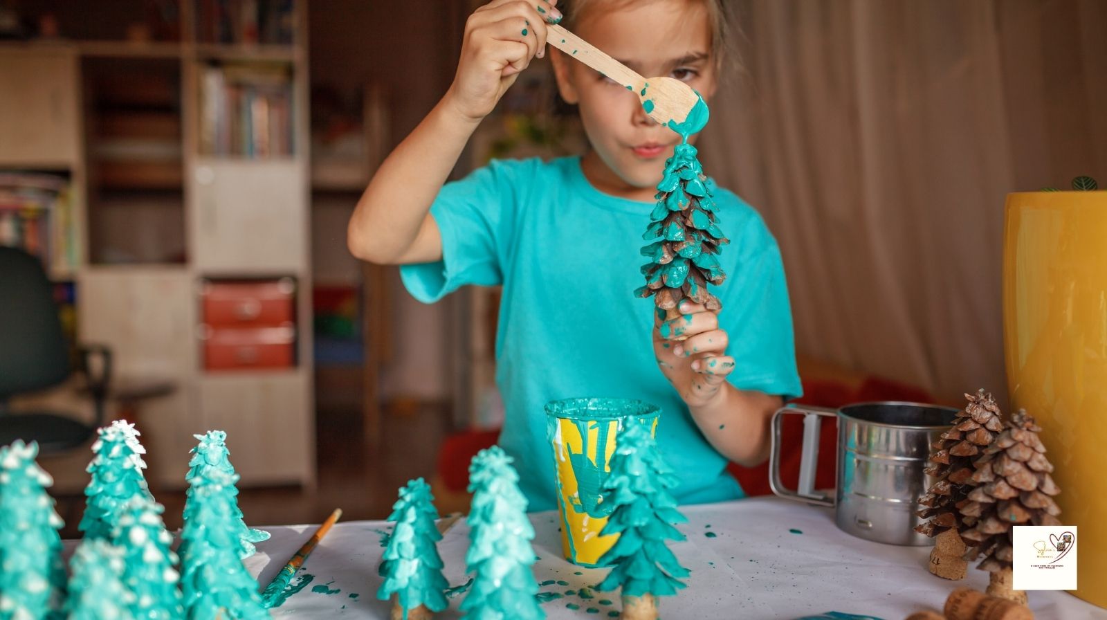 Mindful-Parenting-During-Thanksgiving-Kids-painting-pinecones