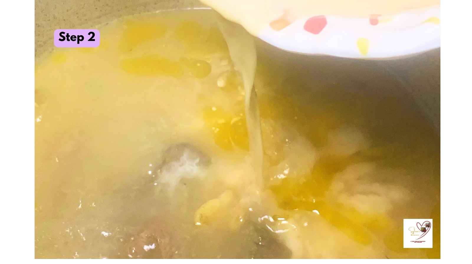 ADDING-THICKENER-TO-EASY-CHICKEN-CURRY-SAUCE.