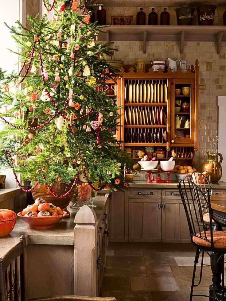 Gingerbread-Kitchen-Christmas-Tree