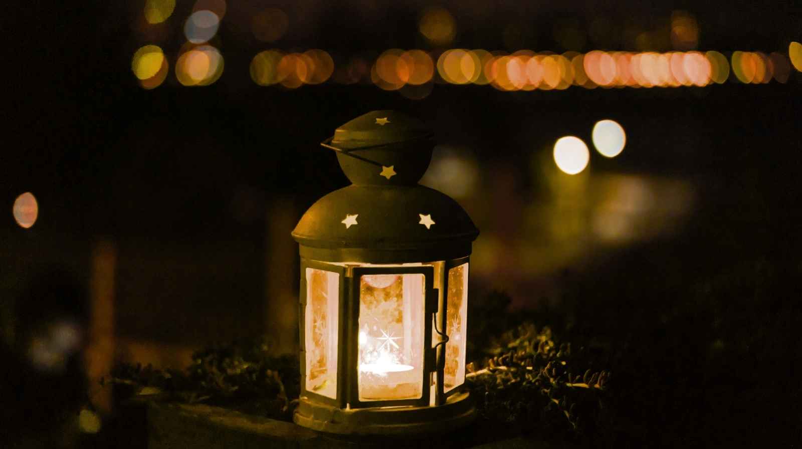 CHRISTMAS-LANTERN-JAR