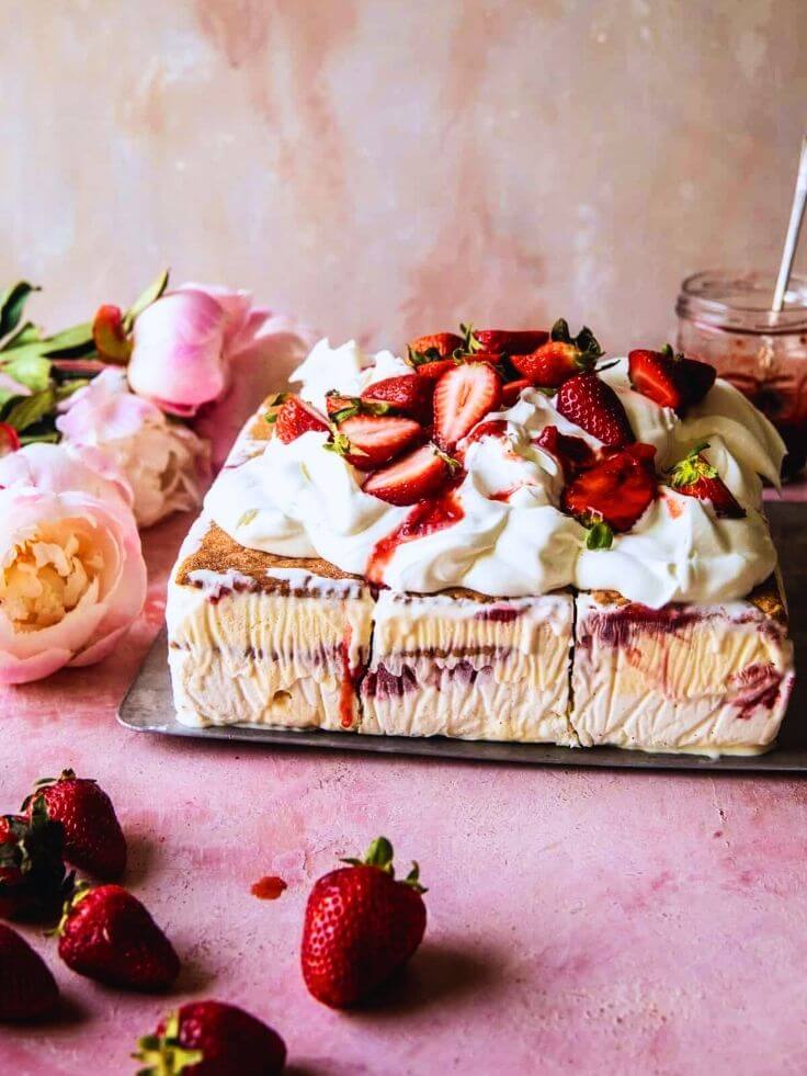 Strawberry-Icebox-Cake-Ice-Cream-Cake-Easy-Summer‑Style-Dessert