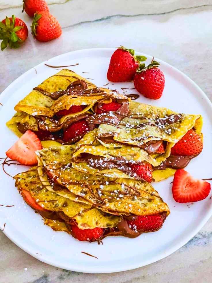Strawberry-Nutella-Crepes-or-Strawberry-Chocolate-Crepes