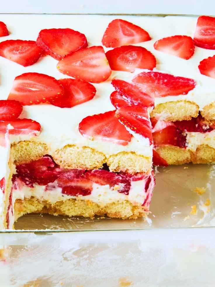 20-Valentine-Strawberry-Dessert-Recipes-Strawberry-Tiramisu-Recipe