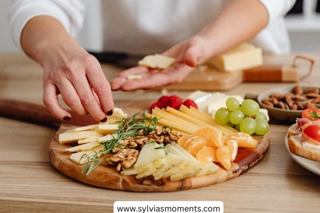 Wine-and-Cheese-Indoor-Picnic.