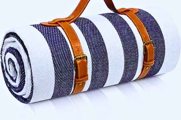 picnic-blanket-10-Items-You-Need-to-have-the-Most-Romantic-Valentine’s-Day-Picnic