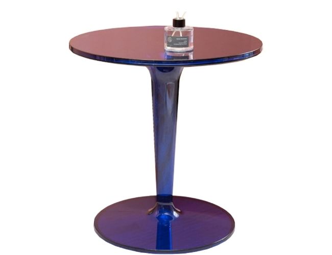 Acryllic-Coffee-Table-23-Coffee-Table-Ideas-for-Small-Space