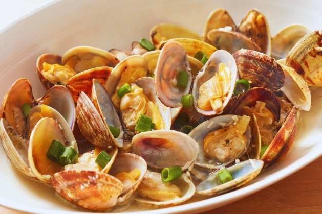 Clams-20-Iron-Rich-Foods-for-Women