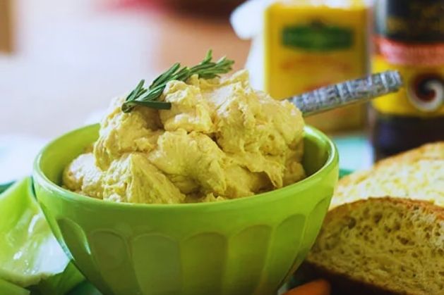 Irish-Cheddar-Beer-Dip-St-.-Patrick-’-s-Day-Recipe-Ideas-to-Celebrate-in-Style