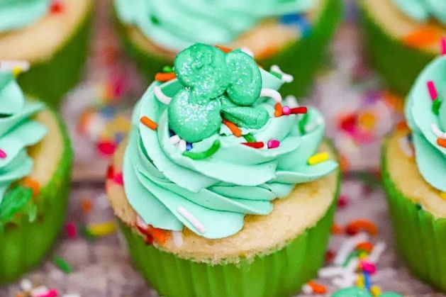 leprechaun-Cupcake-St-.-Patrick-’-s-Day-Recipe-Ideas-to-Celebrate-in-Style