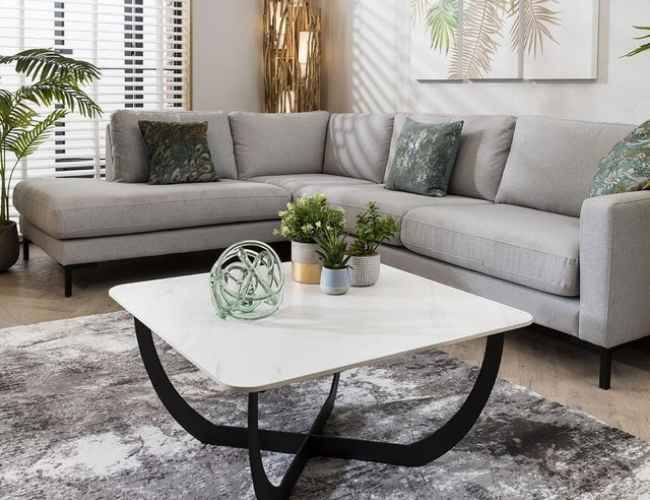 SMALL-SQUARE-COFFEE-TABLE-23-Coffee-Table-Ideas-for-Small-Space