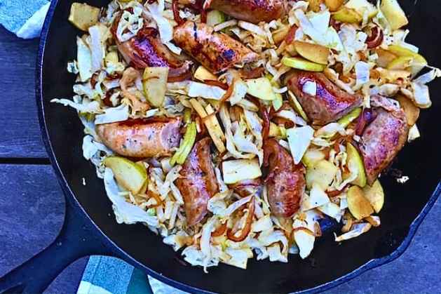 Sausage-with-Cabbage-and-Apples
