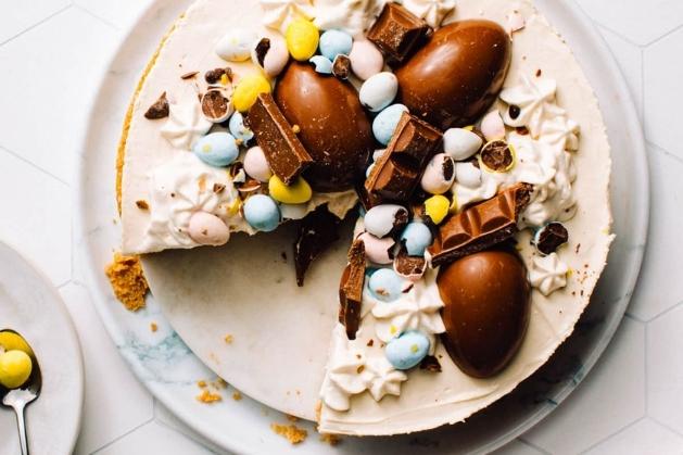 Easter-Egg-Cheesecake-25-Spring-Easter-Desserts-Ideas