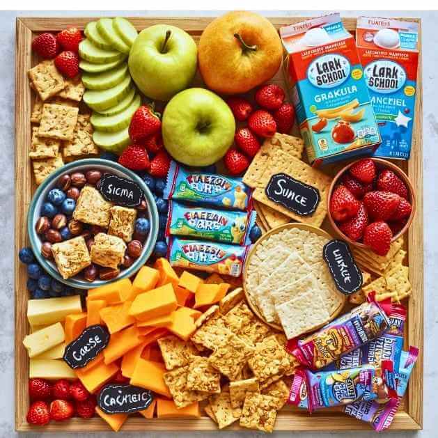 Back-to-School-Snack-Board-15-Easy-Kid-Friendly-DIY-Snack-Board-Ideas
