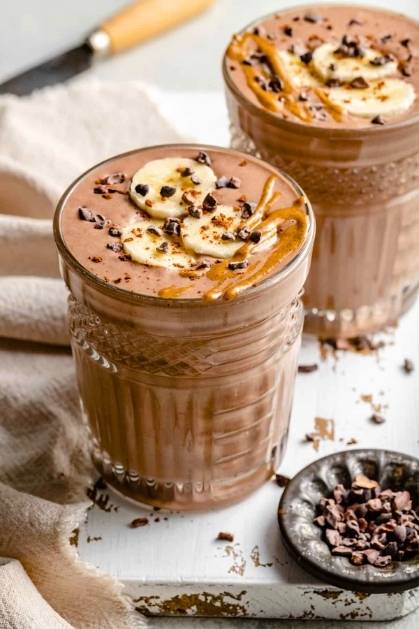 Chocolate-Banana-Energy-Smoothie-15-healthy-fruit-smoothies-for-busy-mornings