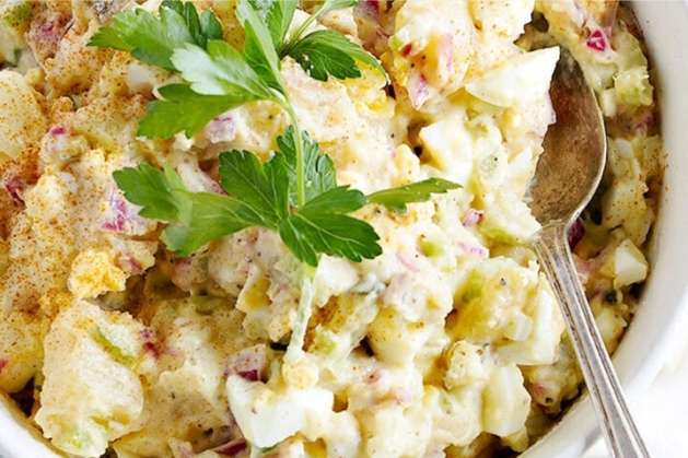 Classic-Creamy-Potato-Salad-12-Easy-BBQ-Side-Dishes-for-4th-of-July-Cookouts