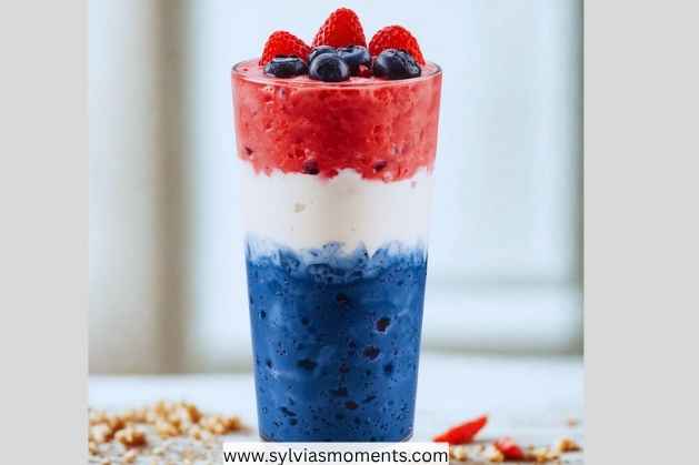 Patriotic-Fruit-Smoothie-10-Red-White-and-Blue-Drinks-for-Your-4th-of-July 