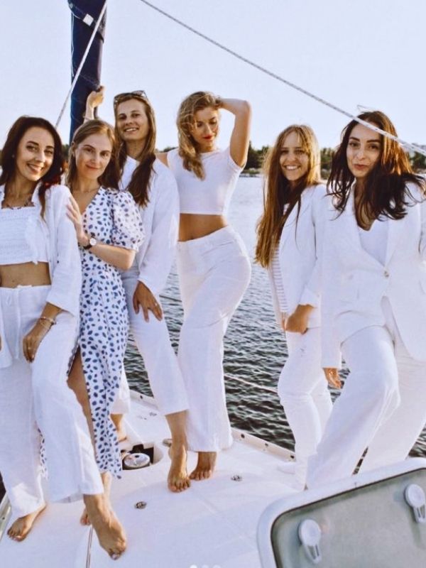 All-White-Chic-Look.