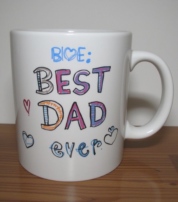 Best-Dad-Ever-cup-15-DIY-Father’s-Day-Gifts-Kids-Can-Make-(Easy-&-Meaningful-Ideas)