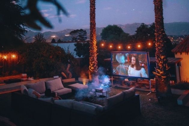 BACKYARD-MOVIE-NIGHT.