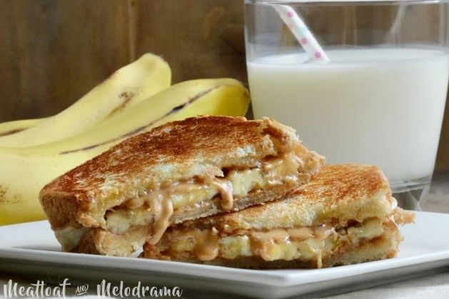 banana-sandwich-with-peanut-butter.
