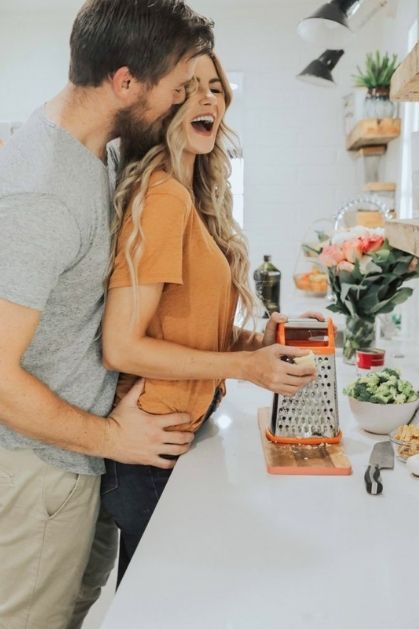 couple-cooking-together