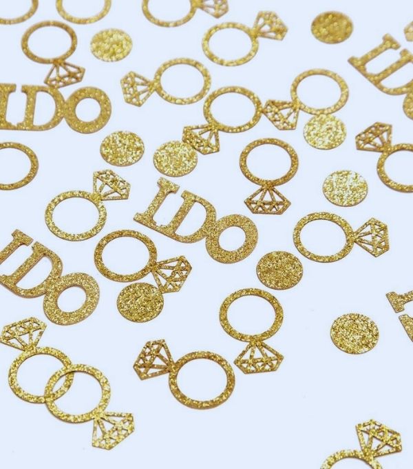 gold-confertti-21-Insanely-Cute-Bachelorette-Party-Decorations-That-Scream-Luxury-on-a-Budget