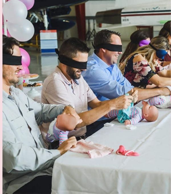 BLINDFOLDED-BABY-SHOWER-DIAPER-CHALLENGE