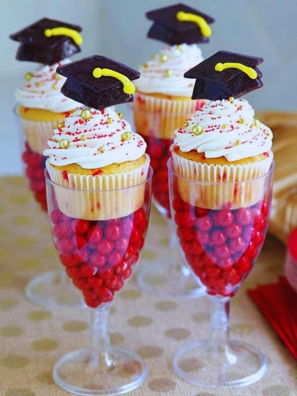 Dessert-Shooters-21-Cute-Graduation-Party-Desserts-Everyone-Will-Want-at-the-Party.