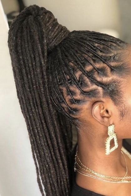 Dramatic-High-Ponytail-Loc-Style