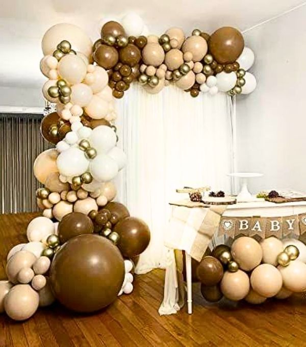 One-Wall-One-Beautiful-Backdrop-20-Baby-Shower-Ideas-for-Small-Apartments.
