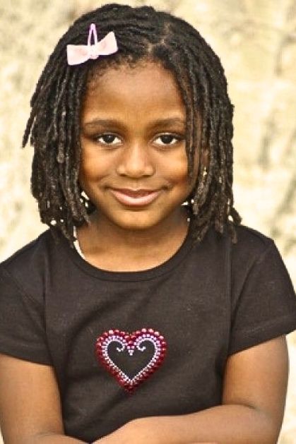 Side-Part-Loose-Loc-Style