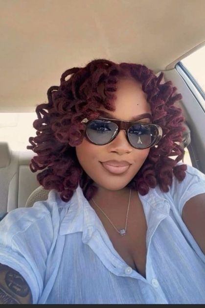 Straight-Middle-Part-Loc-Style.