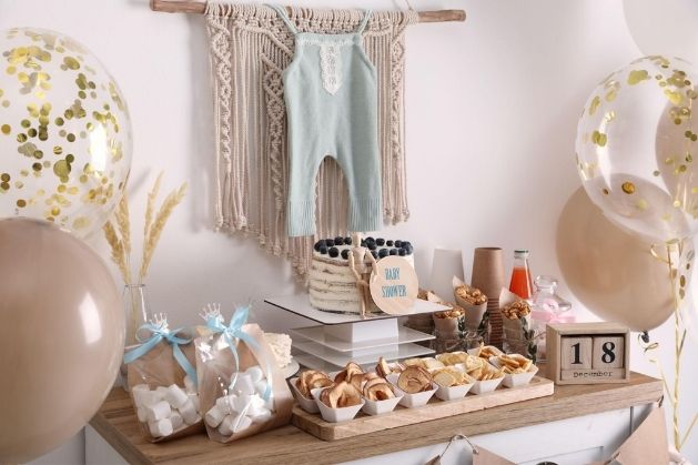The-Wall-Side-Dessert-Table-Trick.