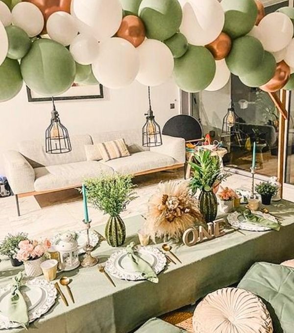multifunctional-baby-shower-table-20-Baby-Shower-Ideas-for-Small-Apartments.